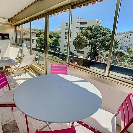 Cannes, 3 Pièces, 4 Personnes - Fr-1-470-33 *